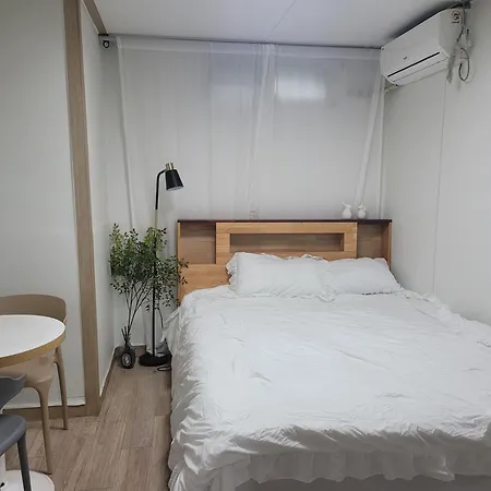 Cozy House Basement Apartment